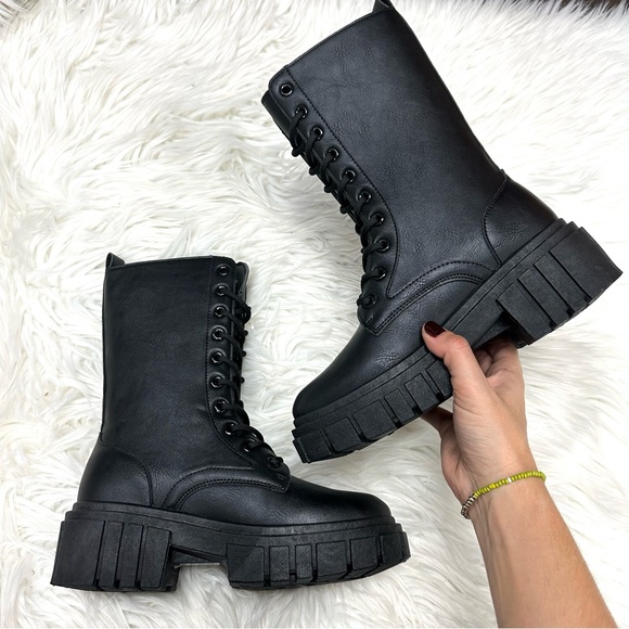 Black Qupid Lace Up Booties - Picture 4 of 6